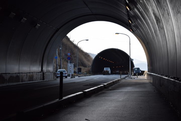自動車道用トンネル