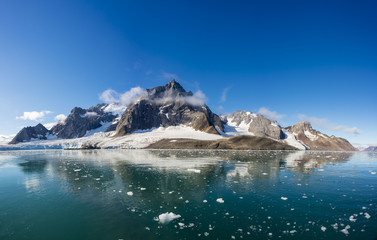 Fototapeta na wymiar Arctic landscape in Svalbard, Spitsbergen