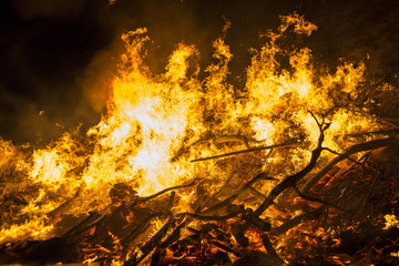 Fototapeta premium Detalle de un gran fuego