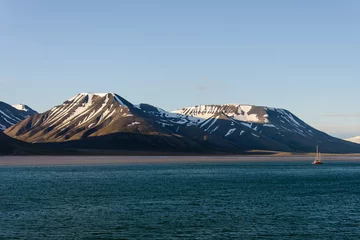 Zelfklevend Fotobehang Arctisch landschap in Svalbard, Spitsbergen © Alexey Seafarer