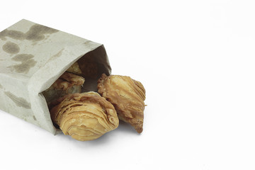 Puff pastry, spices and curry chicken