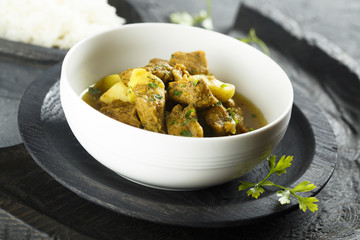 Pork curry with apples