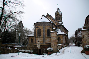 Fototapeta na wymiar Eine Klosterkapelle im Winter