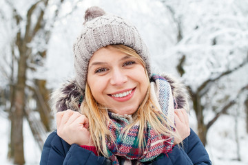 Fototapeta premium Beautiful young girl - wintertime