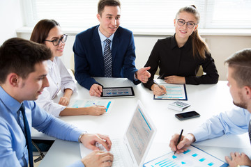 Fototapeta premium Business people having a meeting