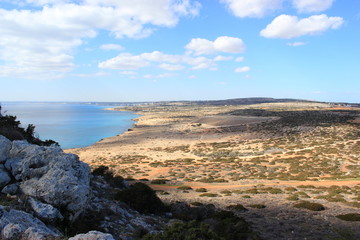 Fototapeta na wymiar Blick über Zypern mit der Küste bei Kap Greco