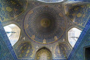 Fototapeta na wymiar lofty dome of Shah Mosque also called Imam mosque in Isfahan city, Iran