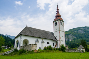 Fototapeta na wymiar Slovenian Church in the Alps