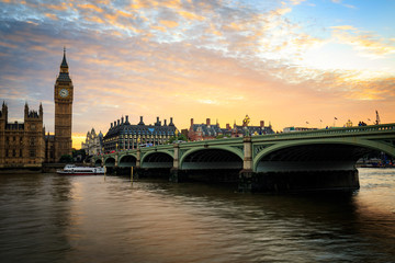 Obraz na płótnie Canvas Big Ben and Westminster bridge in London, Uk.