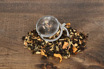 organic tea leaves with infuser ball