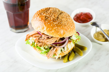 pulled pork burger