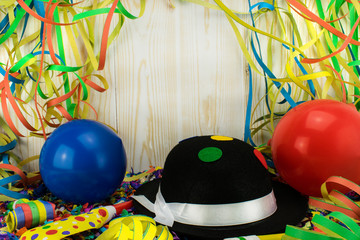Konfetti, Luftschlangen und sonstige Partydeko