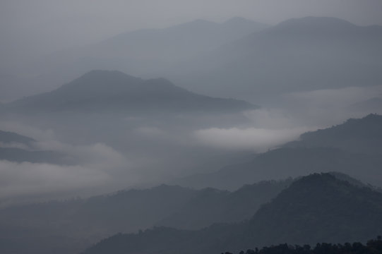 Fototapeta Abstract black and white fog and cloud mountain