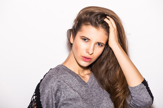 Fototapeta portrait of beautiful girl is in fashion style,