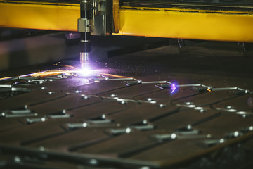 Laser equipment management and plant manufacturing metal structu