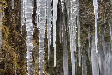 Obraz premium Ammer i Schleierfälle zimą z lodem i śniegiem w Allgäu