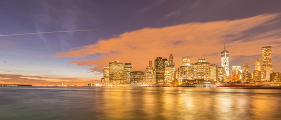 Fototapeta premium View of lower Manhattan from Brooklyn