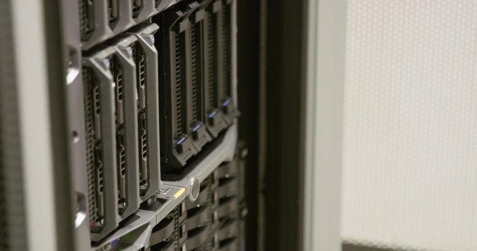 IT professional replace blade server in large datacenter