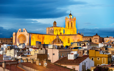 Cathedral of Tarragona in the evening. Catalonia, Spain - obrazy, fototapety, plakaty