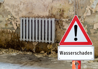 Achtung Wasserschaden Schild