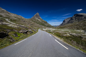 Fototapeta premium Trollstigen road in Meiadalen in Norway