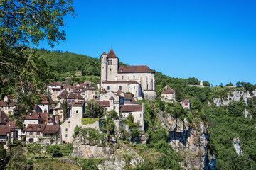 Fototapeta na wymiar Saint Cirq Lapopie, département du Lot, Languedoc-Roussillon-Midi-Pyrénées, France 