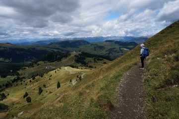 Aussicht von Wanderweg auf Seiser Alm