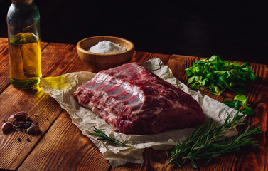 Raw Ribs with Greens and Spices
