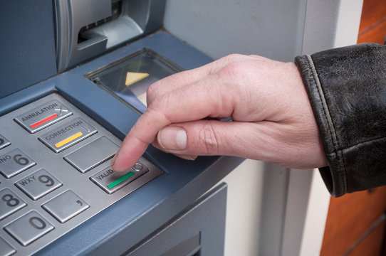 détail retrait distributeur automatique de billets de banque