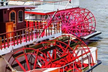 paddlewheels of an old sternwheeler © Christian Müller