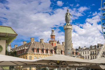 Fototapeta na wymiar Column of the Goddess, Grand′ Place, Lille, France