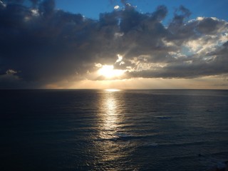 Obraz premium beautiful romantic sunset over a sea