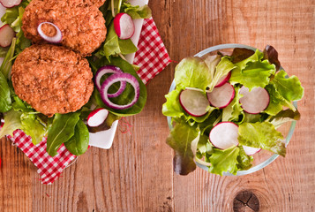 Meatballs with salad. 