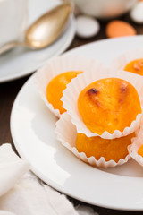 portuguese queijinhos de amendoa com ovos