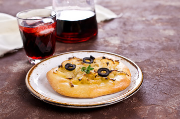 Open pie with onions