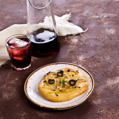 Open pie with onions