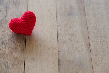 Heart symbol from knitting wool