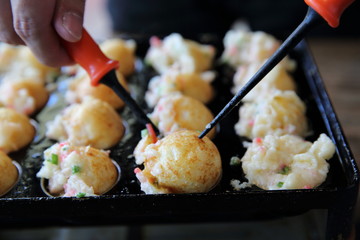 process to cooking takoyaki japanese food