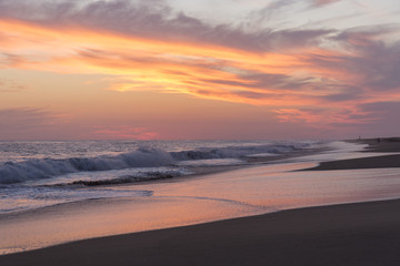 Fototapeta na wymiar Sunset over the Ocean in Acapulco, Mexico