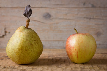 Apple and pear fruit