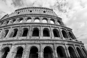 Fototapeta premium THE COLISEUM OF ROME, ITALY 