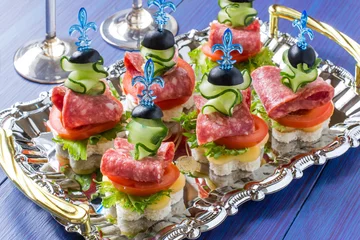 Zelfklevend Fotobehang Canape on skewers with vegetables and sausage © 13smile
