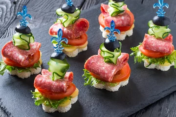 Tragetasche Canape on skewers with vegetables and sausage © 13smile