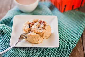 Vegan Poppyseed Date Sweet Rolls