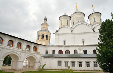 Fototapeta na wymiar Spassky Cathedral with bell tower in Saviour Priluki Monastery.