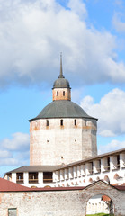 Fototapeta na wymiar Fortress tower of Kirillo-Belozersky monastery by day.