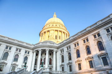 Obraz premium State Capitol of Wisconsin, Madison, sunset