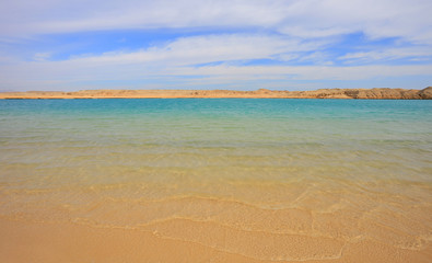 Fototapeta na wymiar Beautiful beach with turquoise water