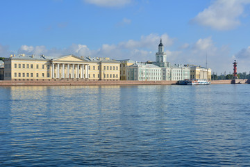 Fototapeta na wymiar Petersburg. View of the Neva river