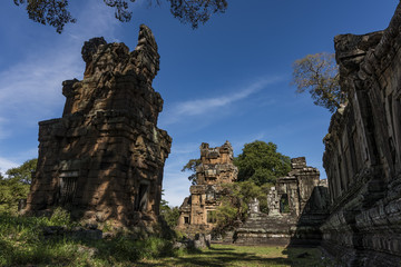 Fototapeta premium Temple near Angkor Wat with nice blue sky